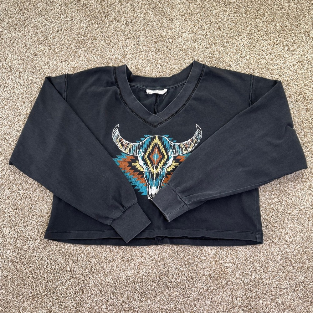 Southwestern Vibe Size M Bull Skull Aztec VNeck Puffy Sleeve Black Crop L/S Top